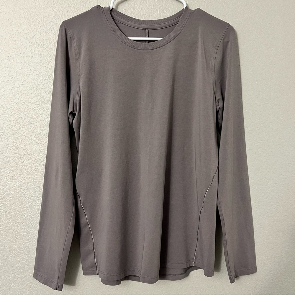 Lululemon Long Sleeve Crewneck Top in Dusty Lavender Size 4